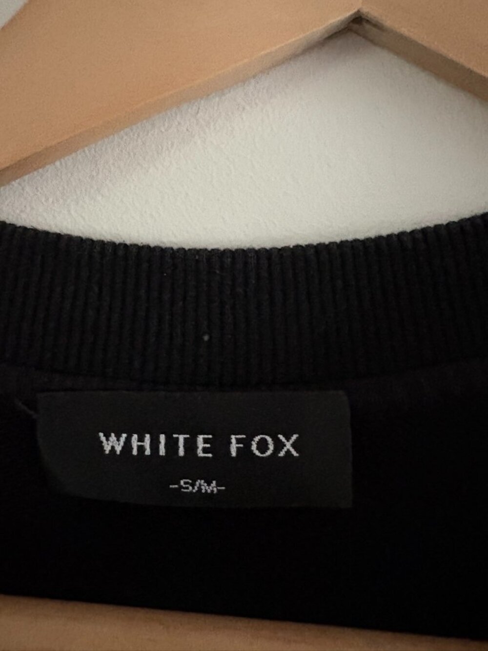 White Fox Lounge SET Crewneck Sweater Jogger Sweatpants Black Size Small/Medium - Picture 10 of 14